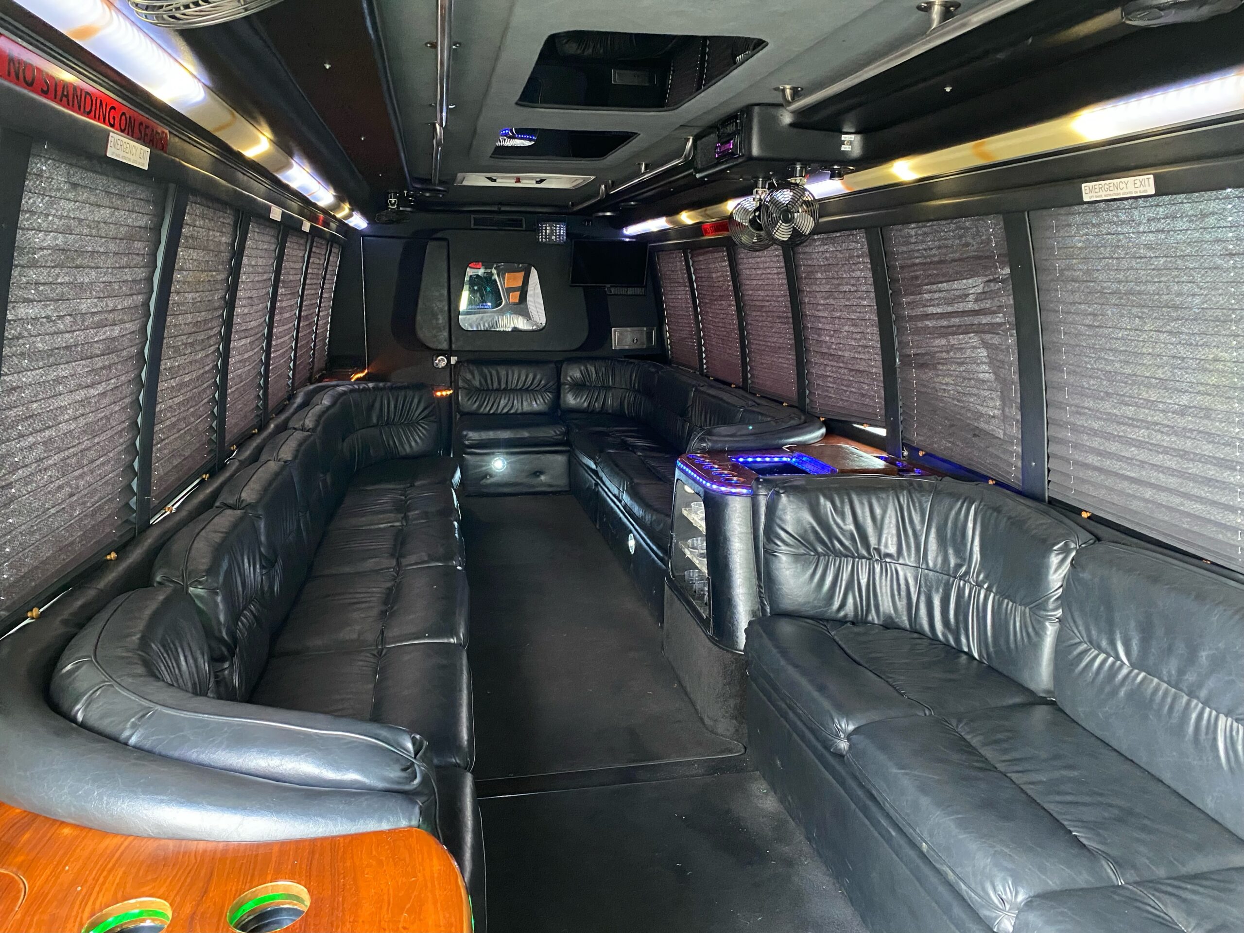 Party bus Mustang inside by st louis road pony<br />
