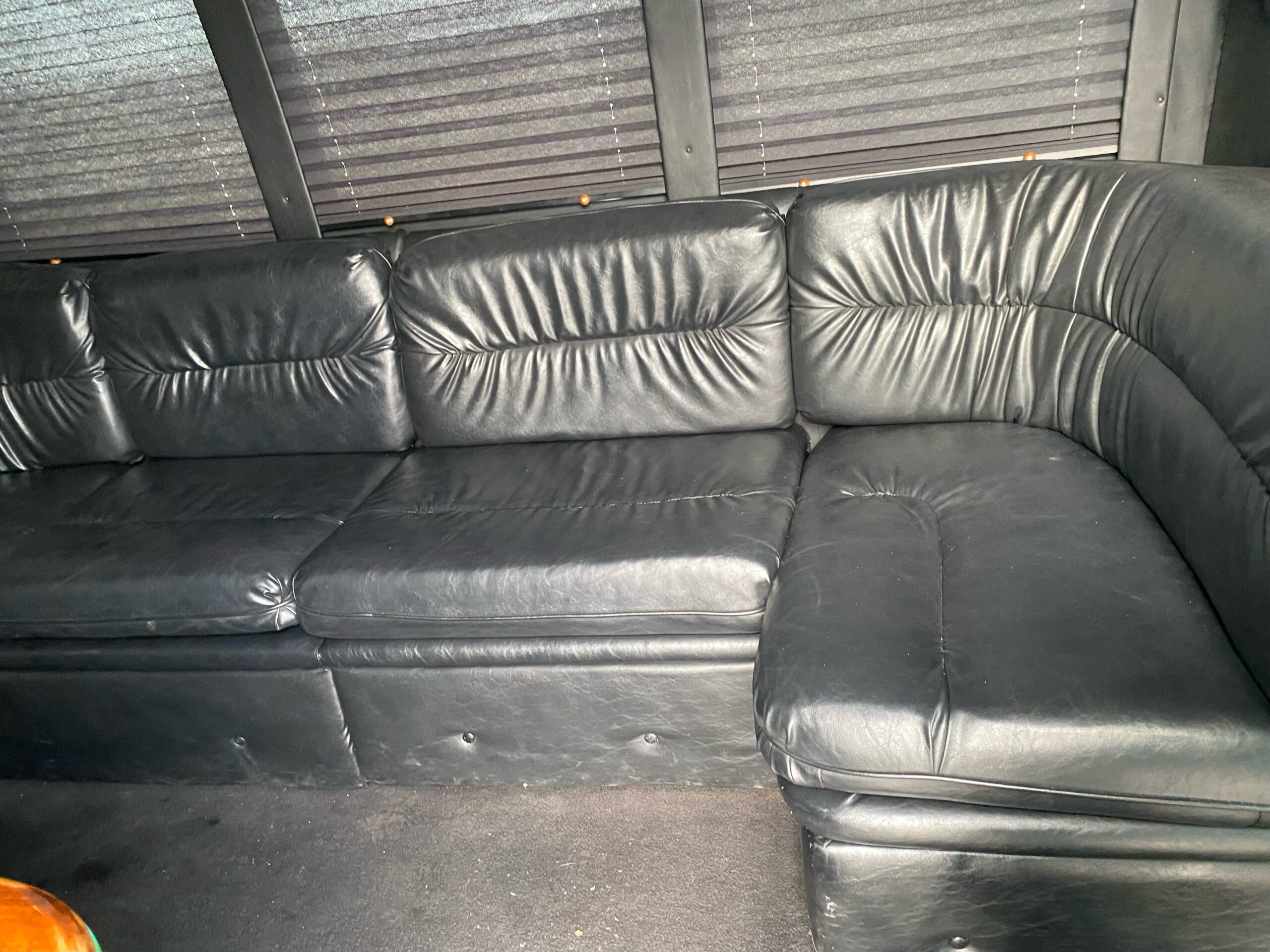 Luxury seating in a party bus<br />
